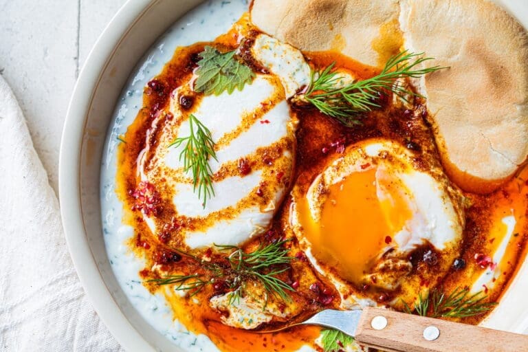 Turkish eggs cilbir